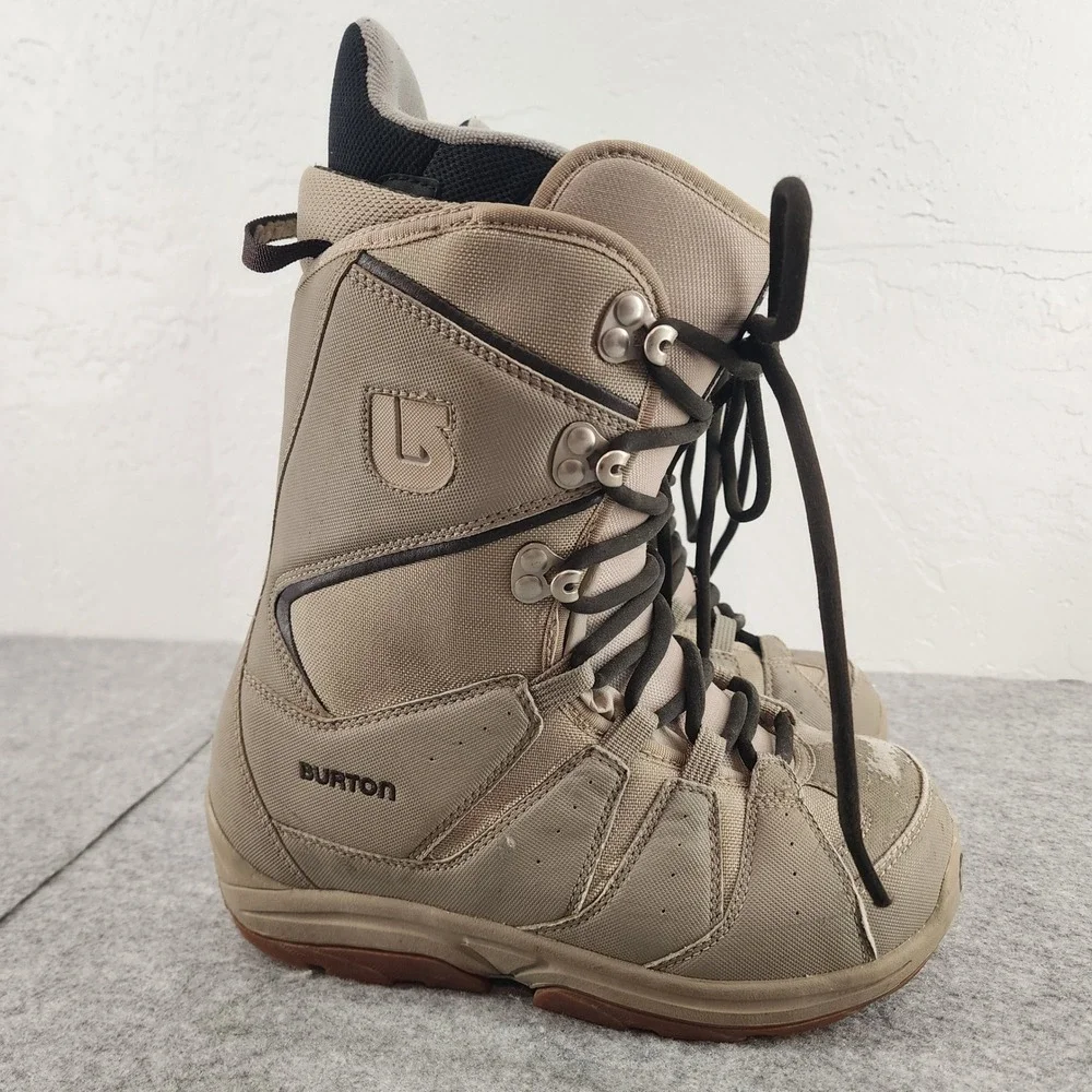 Burton Moto Snowboard Boots Tan Mens Size 6 Winter Sports Gear *FLAWS*